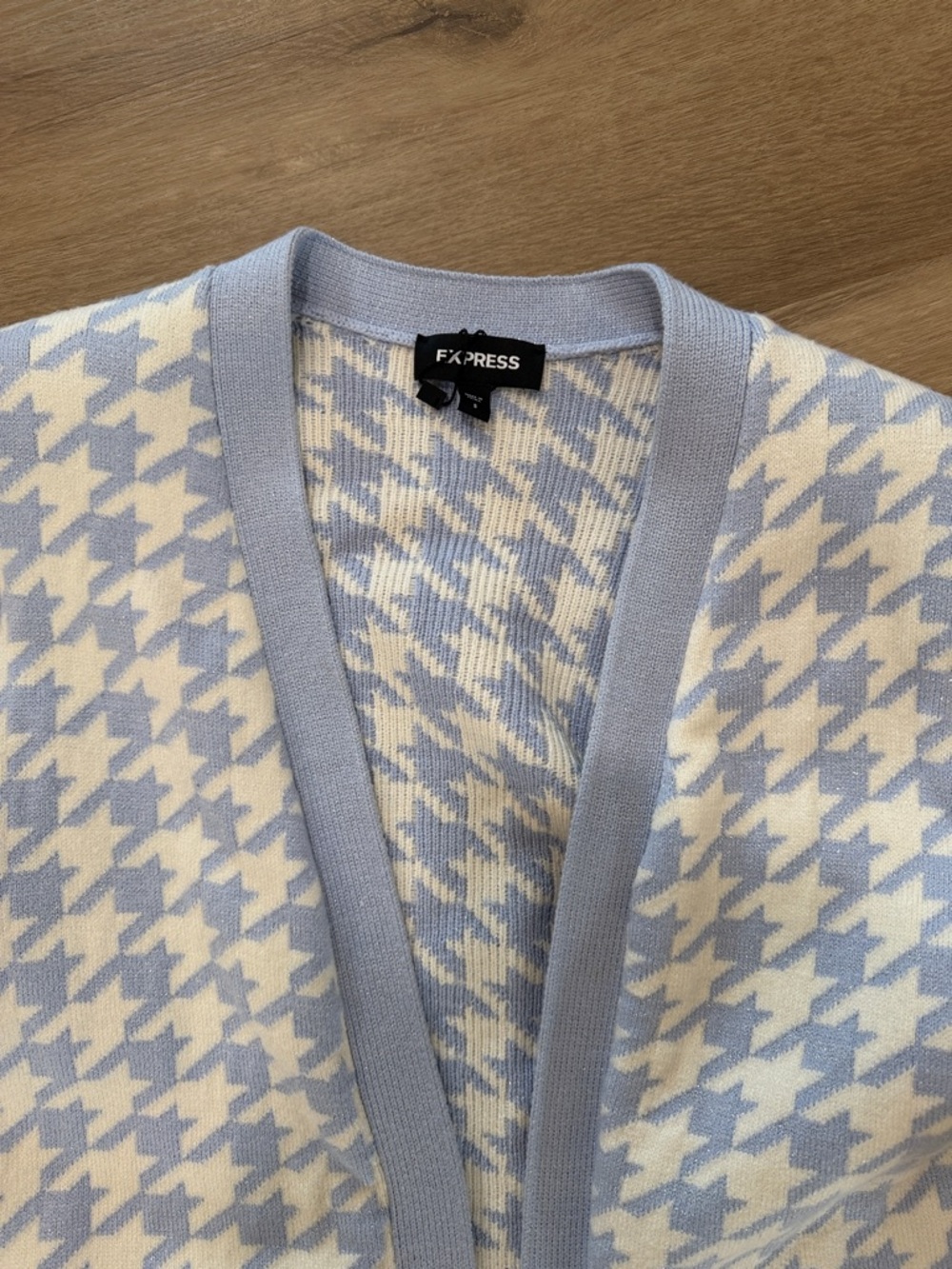 Express Blue and Cream Houndstooth Cardigan - Picture 5 of 9